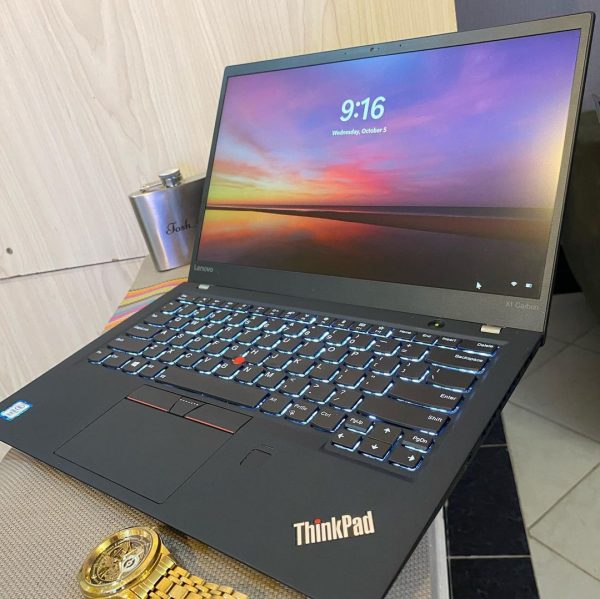 Lenovo x 1 yoga Intel core i7 -6600U 8GB RAM 256GB SSD